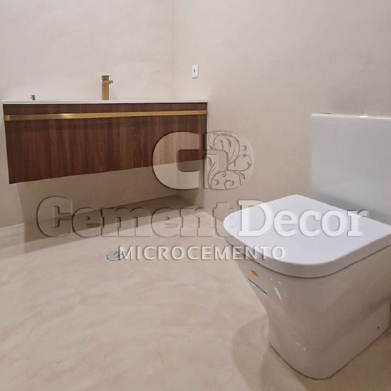 Local con suelo de microcemento de CementDecor